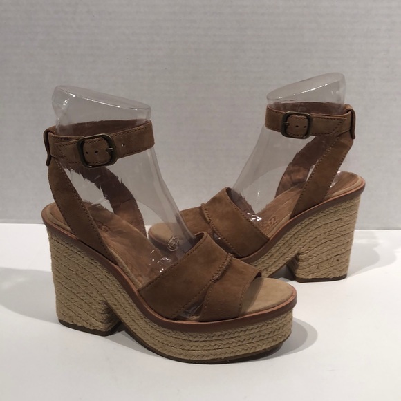 ugg carine sandal